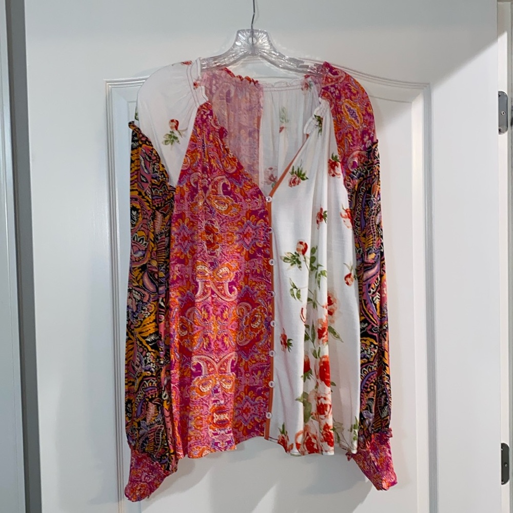 Woman’s bohemian long sleeve button down top size XL new